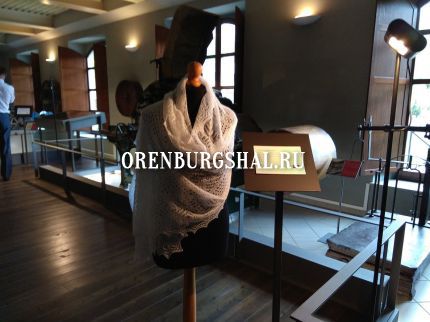 оренбургский платок в музее текстиля