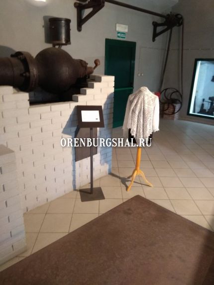 оренбургский пуховый платок в музее текстиля