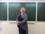 женщина в оренбургском пуховом платке
