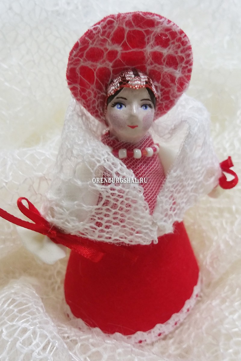 Toy 'Woman in a traditional costume'