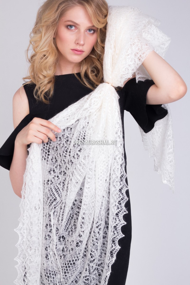 Lacy downy shawl "Aurora"