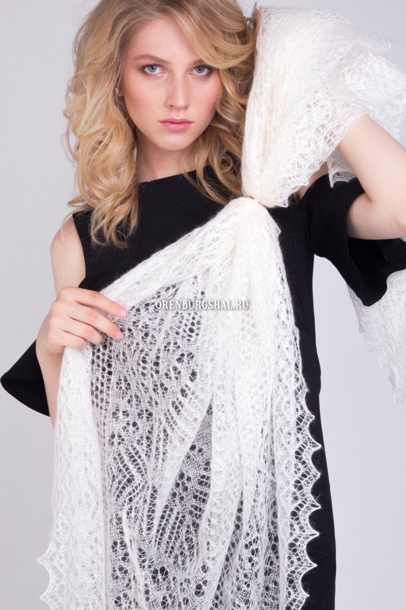 Lacy downy shawl "Aurora"