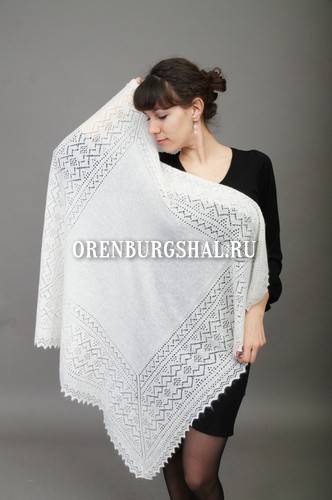 White downy shawl 100x100